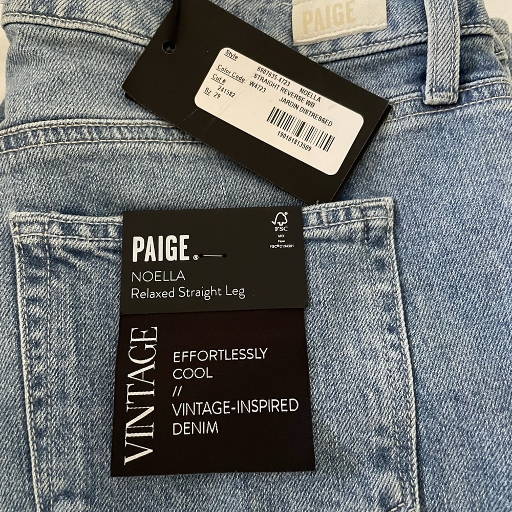 PAIGE Noella relaxed straight leg jeans  NWT